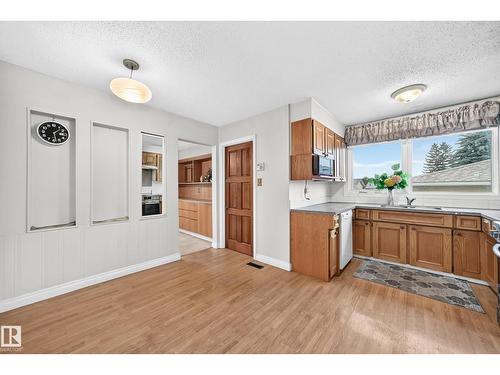 15020 88 St Nw, Edmonton, AB - Indoor Photo Showing Kitchen With Double Sink