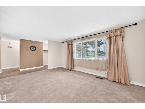 15020 88 St Nw, Edmonton, AB - Indoor Photo Showing Other Room
