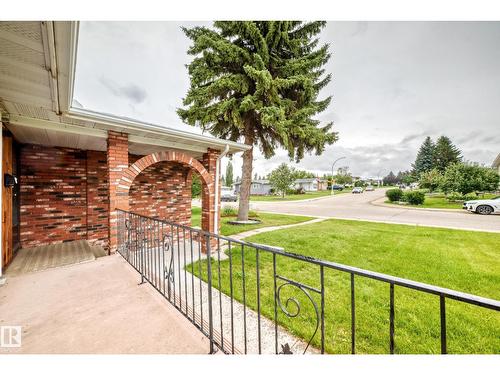 15020 88 St Nw, Edmonton, AB - Outdoor