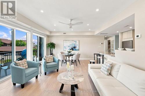 464 Mariners Way, Collingwood, ON - Indoor Photo Showing Living Room