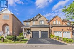 15 NEWARK WAY  Brampton, ON L7A 2V1