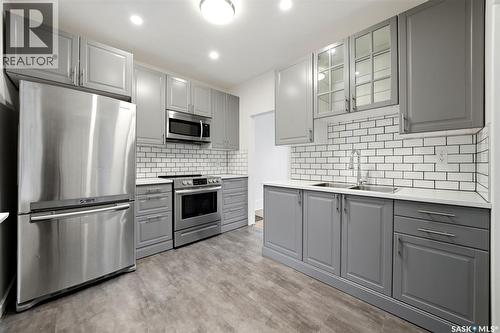 1209 14Th Avenue, Regina, SK - Indoor Photo Showing Kitchen With Double Sink With Upgraded Kitchen