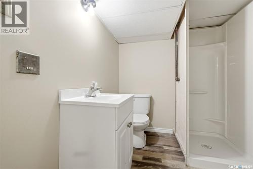 1209 14Th Avenue, Regina, SK - Indoor Photo Showing Bathroom