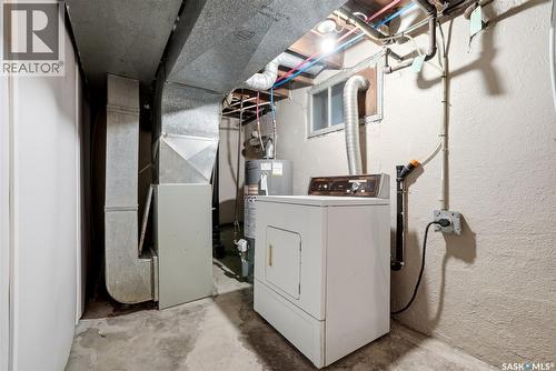 1209 14Th Avenue, Regina, SK - Indoor Photo Showing Laundry Room