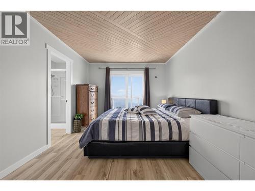 Primary bedroom with insane views - 3491 Fenton Road, West Kelowna, BC - Indoor Photo Showing Other Room