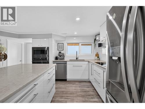 3491 Fenton Road, West Kelowna, BC - Indoor Photo Showing Kitchen With Upgraded Kitchen