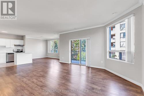 301 - 60 Wyndham Street S, Guelph (St. Patrick'S Ward), ON - Indoor Photo Showing Living Room