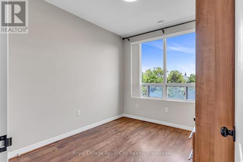 301 - 60 Wyndham Street S, Guelph (St. Patrick'S Ward), ON - Indoor Photo Showing Other Room