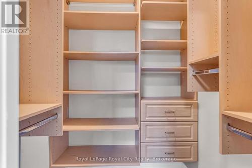 301 - 60 Wyndham Street S, Guelph (St. Patrick'S Ward), ON - Indoor With Storage