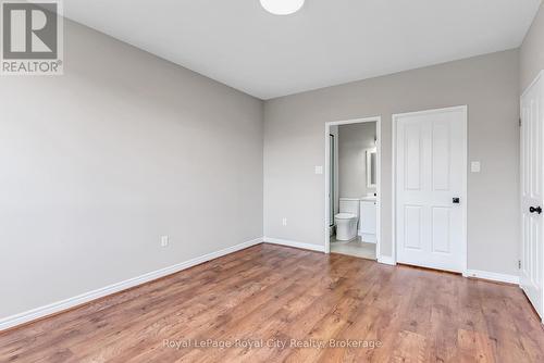 301 - 60 Wyndham Street S, Guelph (St. Patrick'S Ward), ON - Indoor Photo Showing Other Room