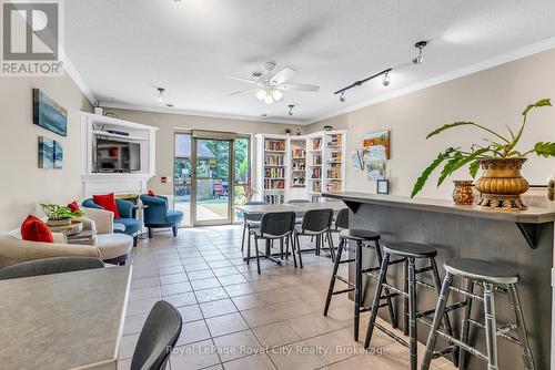 301 - 60 Wyndham Street S, Guelph (St. Patrick'S Ward), ON - Indoor
