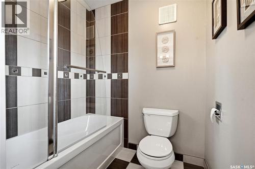 1710 Cameron Avenue, Saskatoon, SK - Indoor Photo Showing Bathroom