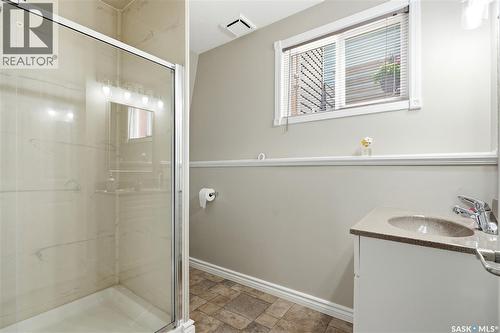 1710 Cameron Avenue, Saskatoon, SK - Indoor Photo Showing Bathroom