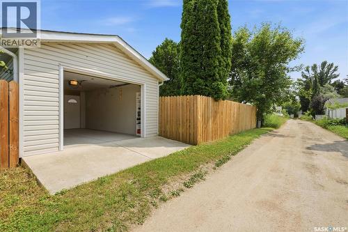 1710 Cameron Avenue, Saskatoon, SK - Outdoor
