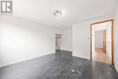 10207 Ivan Drive, Middlesex Centre, ON - Indoor Photo Showing Other Room