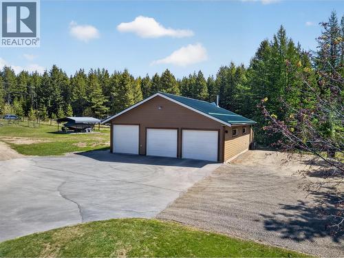 Detached three bay garage - 7319 Trapper Court, Kelowna, BC - Outdoor