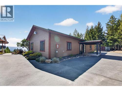 Legal outbuilding with non-conforming kitchen - 7319 Trapper Court, Kelowna, BC - Outdoor