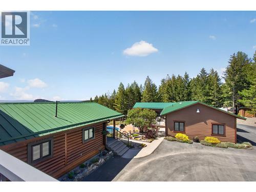 **Potential to legalize outbuilding by connecting the two structures** - 7319 Trapper Court, Kelowna, BC - Outdoor