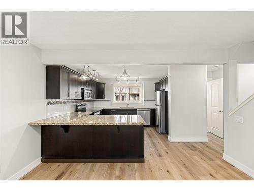 1651 Lynrick Road Unit# 105, Kelowna, BC - Indoor Photo Showing Kitchen