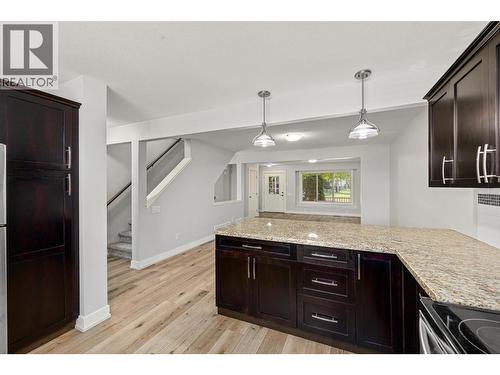 1651 Lynrick Road Unit# 105, Kelowna, BC - Indoor Photo Showing Kitchen
