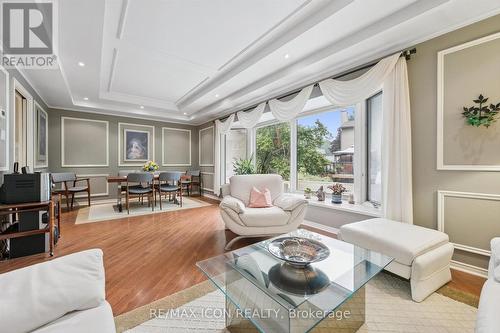 30 Shuh Avenue, Kitchener, ON - Indoor Photo Showing Living Room
