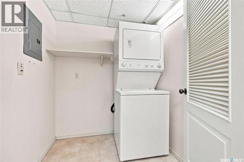 311 1622A Acadia Drive, Saskatoon, SK - Indoor Photo Showing Laundry Room