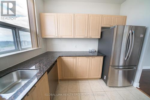 Kitchen - Uph 01 - 88 Times Avenue, Markham, ON - Indoor Photo Showing Kitchen
