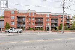105 - 939 NORTH RIVER ROAD Ottawa, ON K1K 4M9