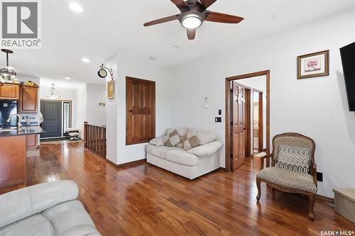 206 Muzyka Road, Saskatoon, SK - Indoor Photo Showing Other Room