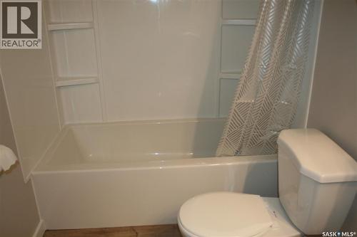 6 4505 Rae Street, Regina, SK - Indoor Photo Showing Bathroom