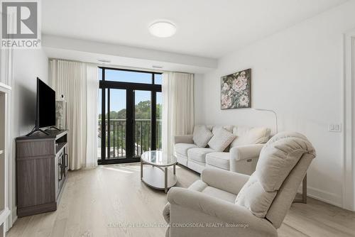503 - 1 Strathgowan Avenue, Toronto, ON - Indoor Photo Showing Living Room
