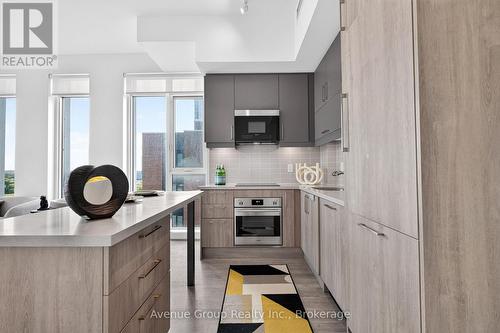 1011 - 292 Verdale Crossing, Markham, ON - Indoor Photo Showing Kitchen With Upgraded Kitchen