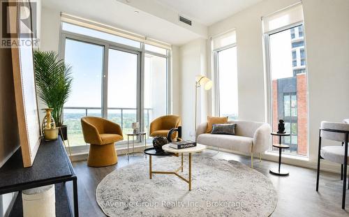 1011 - 292 Verdale Crossing, Markham, ON - Indoor Photo Showing Living Room
