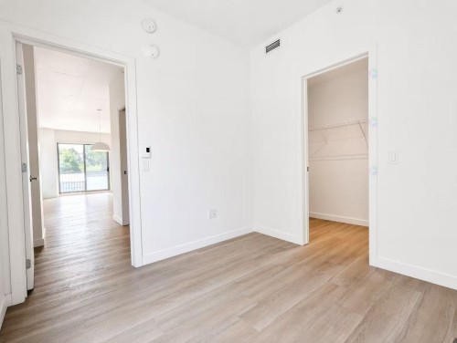 229-2812 Rue Ontario E. , Montréal (Ville-Marie), QC H2K 1X3 5