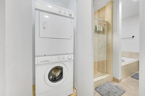 Salle de bains - 743A Rue Principale, Saint-Sauveur, QC - Indoor Photo Showing Laundry Room