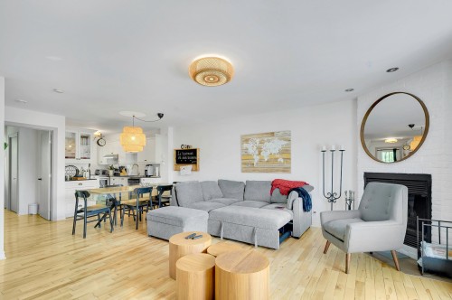 Salon - 743A Rue Principale, Saint-Sauveur, QC - Indoor Photo Showing Living Room
