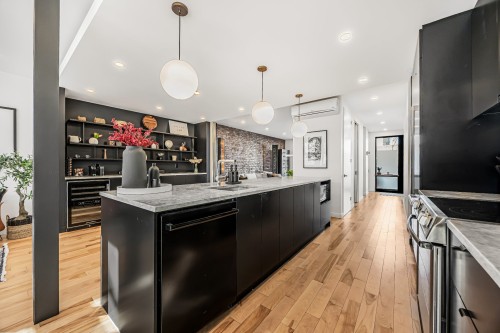 Vue d'ensemble - 2694 Rue De Reading, Montréal (Le Sud-Ouest), QC - Indoor Photo Showing Kitchen With Upgraded Kitchen