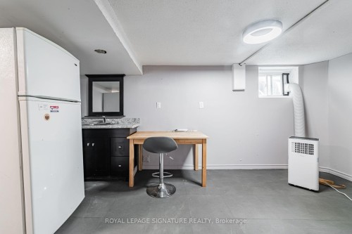 2935 St Clair Avenue E, Toronto, ON - Indoor