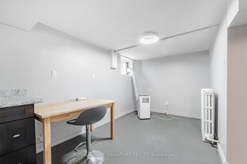 2935 St Clair Avenue E, Toronto, ON - Indoor