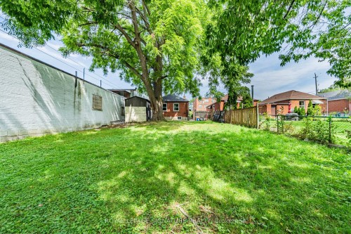 2935 St Clair Avenue E, Toronto, ON - Outdoor