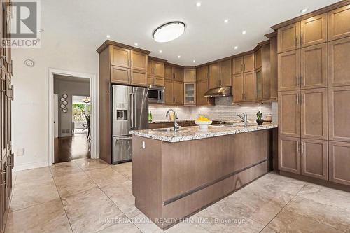 5240 Elmridge Drive, Mississauga, ON - Indoor Photo Showing Kitchen With Upgraded Kitchen