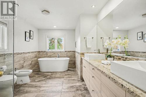 5240 Elmridge Drive, Mississauga, ON - Indoor Photo Showing Bathroom