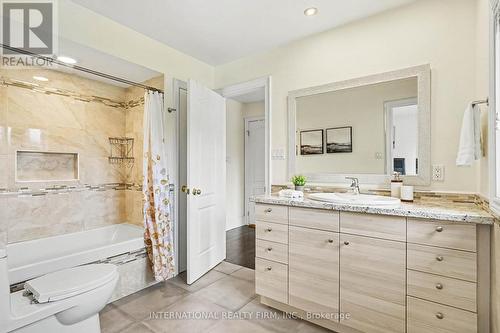 5240 Elmridge Drive, Mississauga, ON - Indoor Photo Showing Bathroom