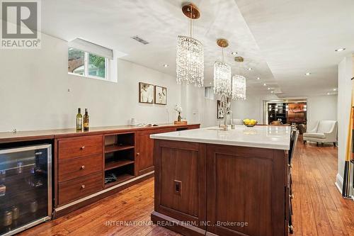 5240 Elmridge Drive, Mississauga, ON - Indoor Photo Showing Kitchen