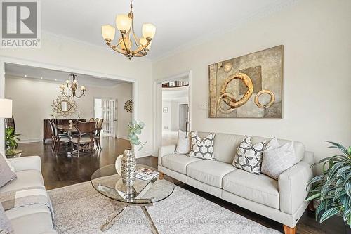 5240 Elmridge Drive, Mississauga, ON - Indoor Photo Showing Living Room