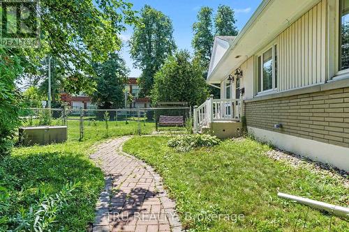 1908 Saunderson Drive, Ottawa, ON - Outdoor