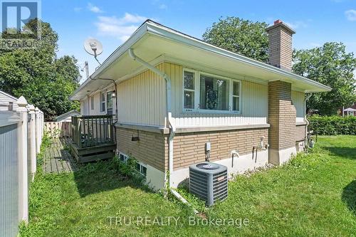 1908 Saunderson Drive, Ottawa, ON - Outdoor