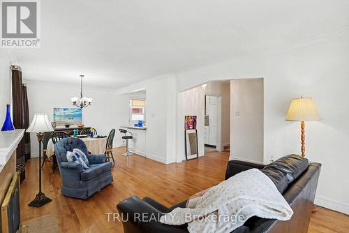 1908 Saunderson Drive, Ottawa, ON - Indoor Photo Showing Living Room