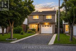 38 PICKARD LANE Brampton, ON L6Y 2M5