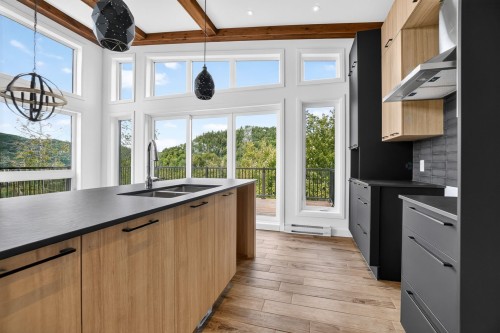 Cuisine - 301 Ch. Du Quartier-Du-Cerf, Saint-Côme, QC - Indoor Photo Showing Kitchen With Double Sink